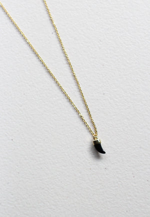 Niho Kaiū – Black Tusk with Gold Necklace