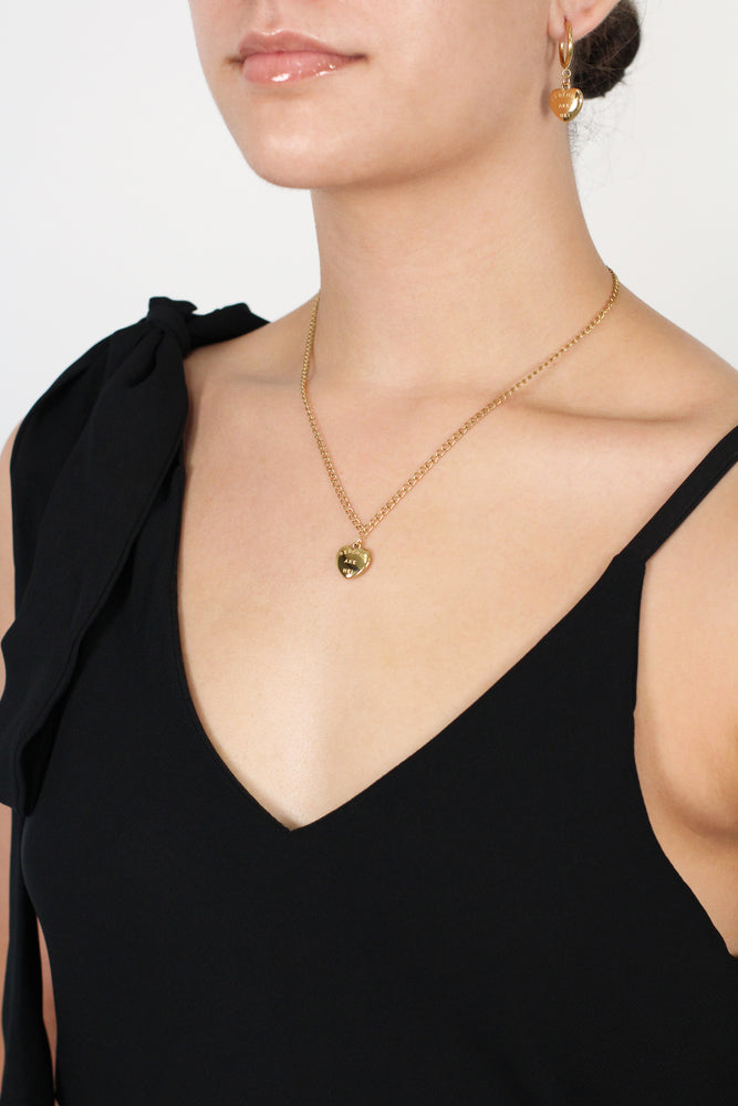 
            
                Load image into Gallery viewer, Rerehua ake nei - Heart Pendant Necklace in Gold
            
        