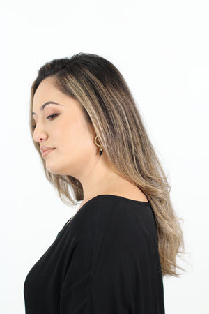 Niho Kaiū – Black with Gold Earring
