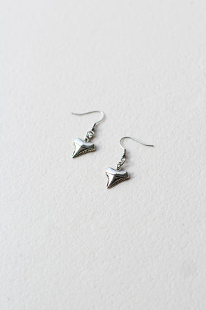 Mako Iti – Silver Tooth Earring