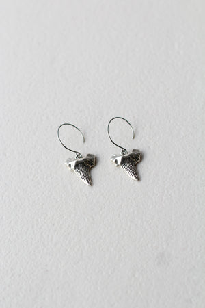 Mako Nui – Hoop Hook Earring in Silver